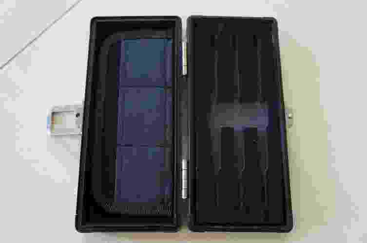 Pouzdro pro šipky harrows black box