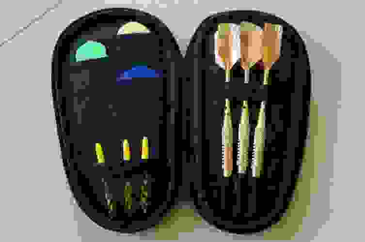 Pouzdro pro šipky graflite wallet harrows