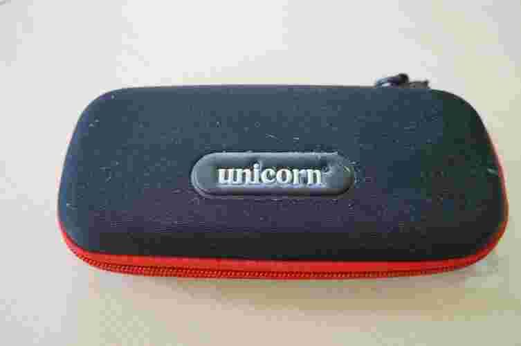 Pouzdro pro šipky contender hard case unicorn 46140