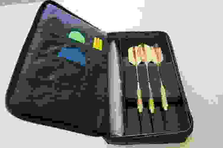 Pouzdro pro šipky Multi Pak Wallet maskáčové Bull´s 66344