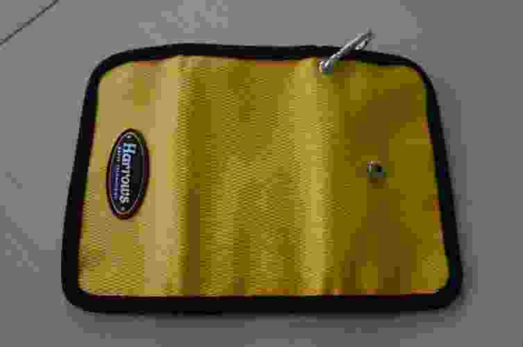 Pouzdro pro šipky buzz wallet harrows